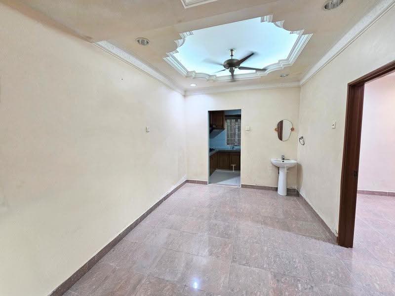3-storey Terraced House for Sale in Batu 9 (Cheras) - Francis Thee - Interior - PropertyGuru.com.my