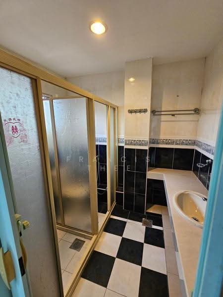 3-storey Terraced House for Sale in Batu 9 (Cheras) - Francis Thee - Bathroom - PropertyGuru.com.my