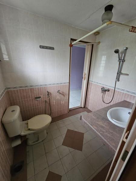 3-storey Terraced House for Sale in Batu 9 (Cheras) - Francis Thee - PropertyGuru.com.my