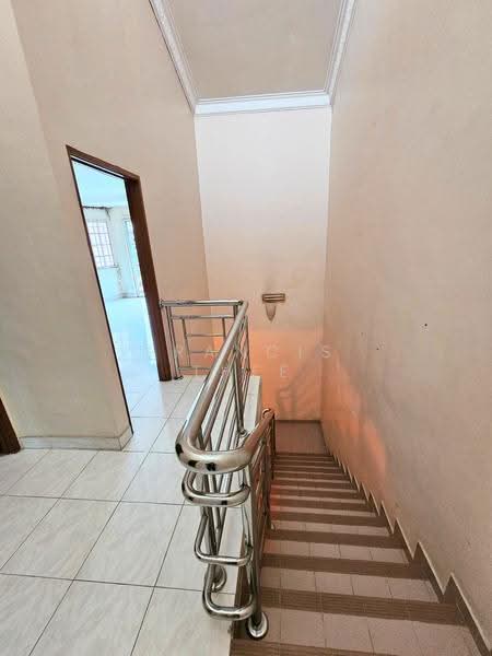 3-storey Terraced House for Sale in Batu 9 (Cheras) - Francis Thee - PropertyGuru.com.my