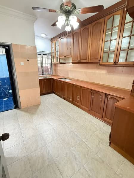 2-storey Terraced House for Sale in Taman Mount Austin (Tebrau) - Michelle Tey - Kitchen - PropertyGuru.com.my