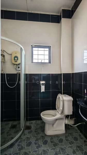 Rumah Teres 2 Tingkat untuk Dijual di Taman Ipoh Timur (Ipoh) - YY Cheah - Bathroom - PropertyGuru.com.my