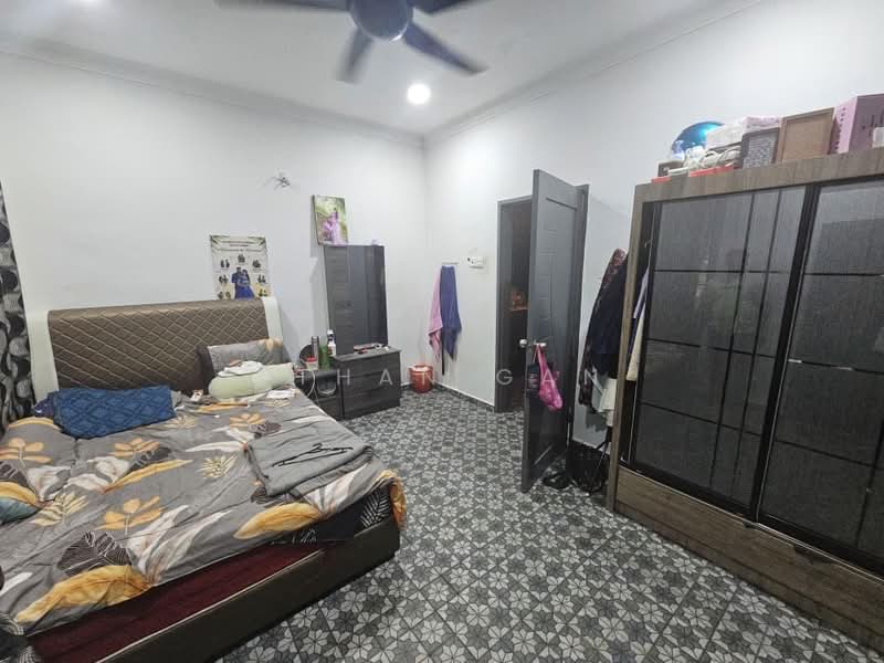 Rumah Teres 2 Tingkat untuk Dijual di Taman Seri Orkid (Skudai) - Ethan Gan - Bedroom - PropertyGuru.com.my