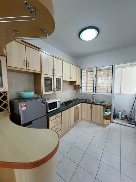 Kondominium untuk Disewa di Gurney Park Condominium - Alex Lim - Kitchen - PropertyGuru.com.my