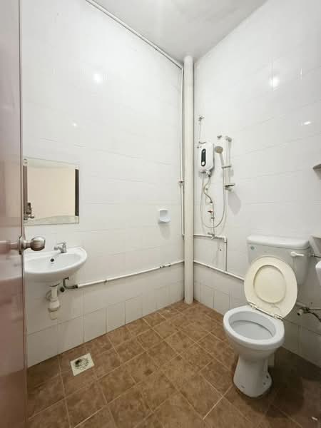 Rumah Teres 1 Tingkat untuk Dijual di Taman JP Perdana (Johor Bahru) - Evon Yap - Bathroom - PropertyGuru.com.my