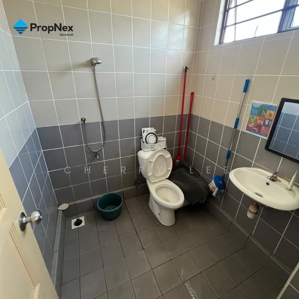 2-storey Terraced House for Sale in Kota Samarahan (Sarawak) - Cherry Lee - Bathroom - PropertyGuru.com.my