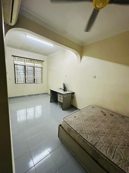 1.5-storey Terraced House for Sale in Taman Bukit Jaya (Ulu Tiram) - Nico Chong - Bedroom - PropertyGuru.com.my