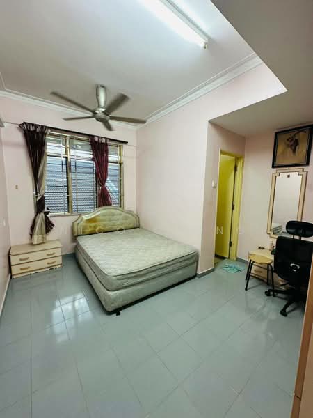 1.5-storey Terraced House for Sale in Taman Bukit Jaya (Ulu Tiram) - Nico Chong - Bedroom - PropertyGuru.com.my