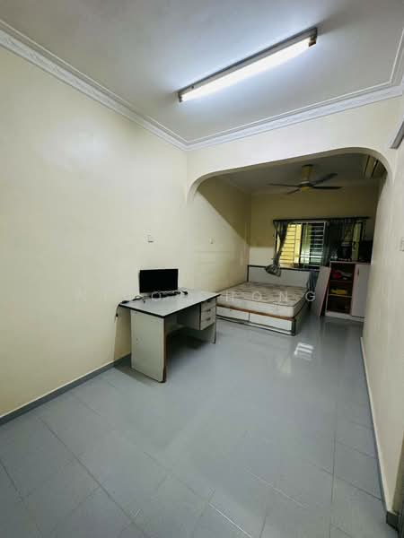 1.5-storey Terraced House for Sale in Taman Bukit Jaya (Ulu Tiram) - Nico Chong - Bedroom - PropertyGuru.com.my