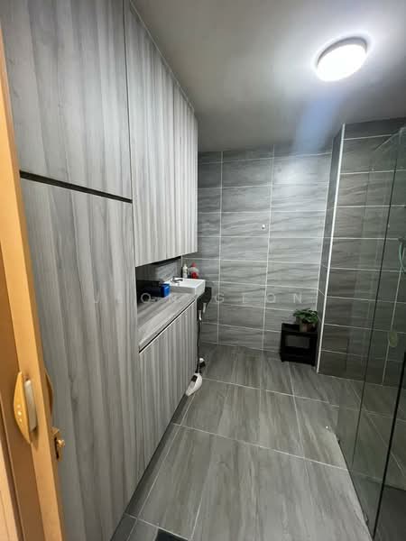 Servis Apartment untuk Dijual di KSL Residence @ Daya - Jeon Geon - Bathroom - PropertyGuru.com.my