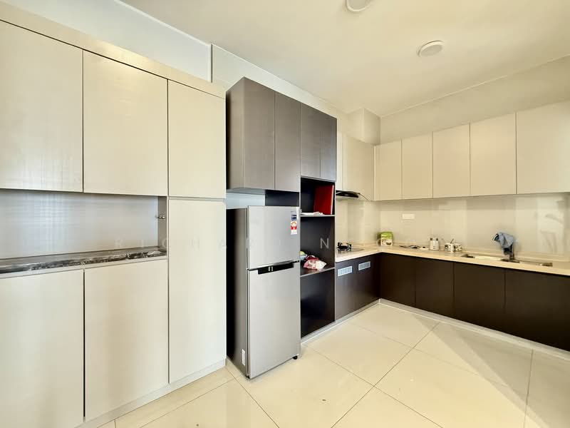Condominium for Rent at Kings Bay @ Country Garden Danga Bay - Richard Ngooi - Kitchen - PropertyGuru.com.my