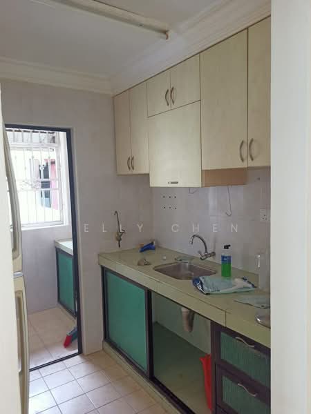 Rumah Flat untuk Disewa di Setia Indah Flat - Kelly Chen - Kitchen - PropertyGuru.com.my