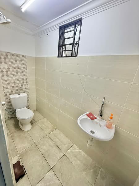 Semi-Detached House for Sale in Shah Alam (Selangor) - Salawati Busro - Bathroom - PropertyGuru.com.my