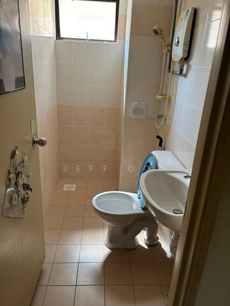 Condominium for Rent at Putra Villa - Jeff Ooi - Bathroom - PropertyGuru.com.my