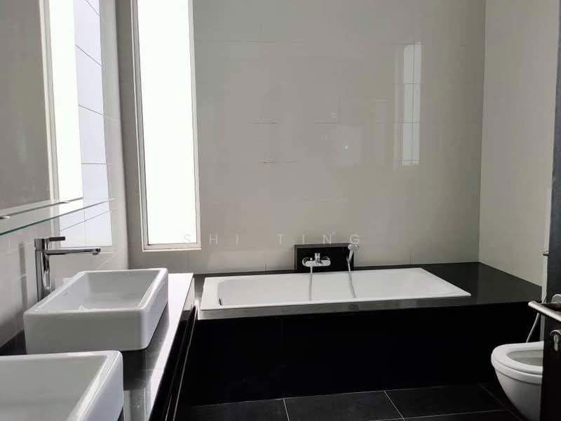 Semi-Detached House for Sale in East Ledang (Iskandar Puteri (Nusajaya)) - Shi Ting - Bathroom - PropertyGuru.com.my