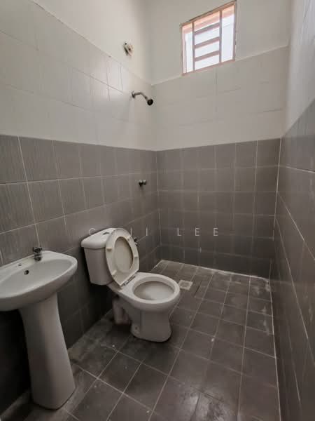 Rumah Berkembar untuk Dijual di Alma (Bukit Mertajam) - Chii Lee - Bathroom - PropertyGuru.com.my