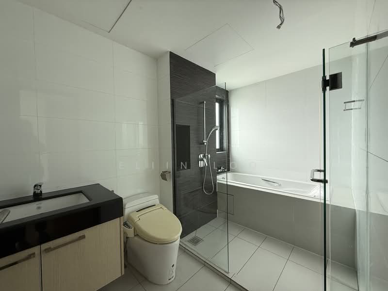 Apartment for Sale at Molek Pine 4 - Eliin Loo - Bathroom - PropertyGuru.com.my