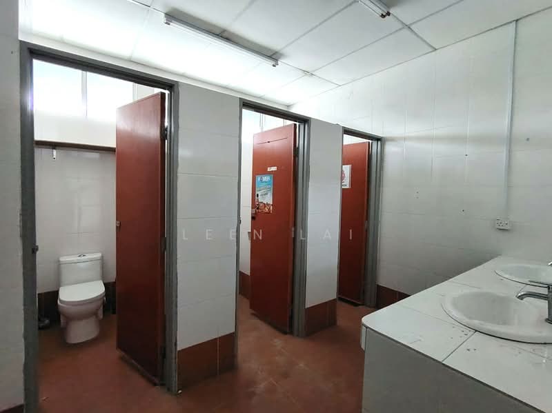 Semi-D Factory for Rent in Taman Impian Emas (Skudai) - Leen Lai - Bathroom - PropertyGuru.com.my