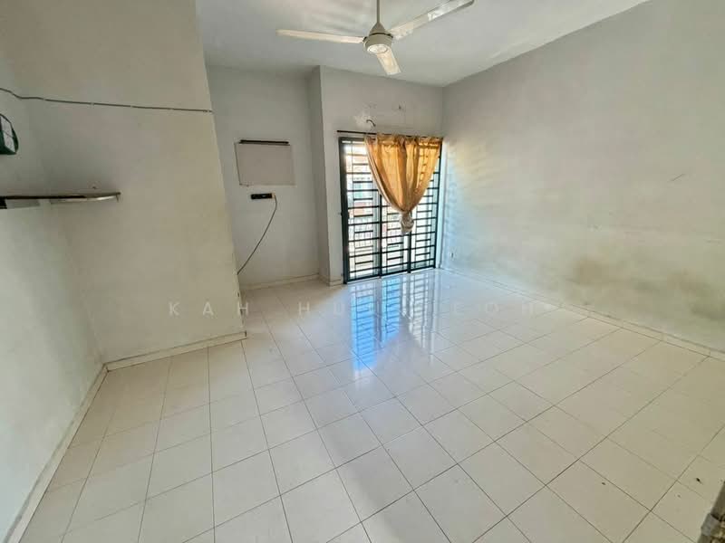 2-storey Terraced House for Sale in Taman Seri Impian (Bukit Mertajam) - Kah Hui Teoh - Living Room - PropertyGuru.com.my