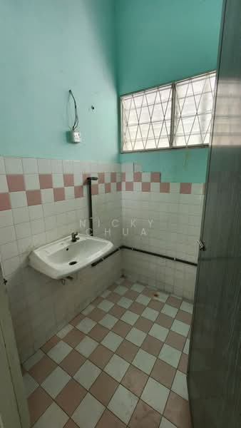 2-storey Terraced House for Rent in Seremban (Negeri Sembilan) - Nicky Chua - Bathroom - PropertyGuru.com.my