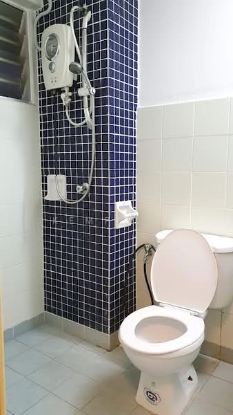 Kondominium untuk Dijual di Perdana Exclusive - Kemp Lee - Bathroom - PropertyGuru.com.my