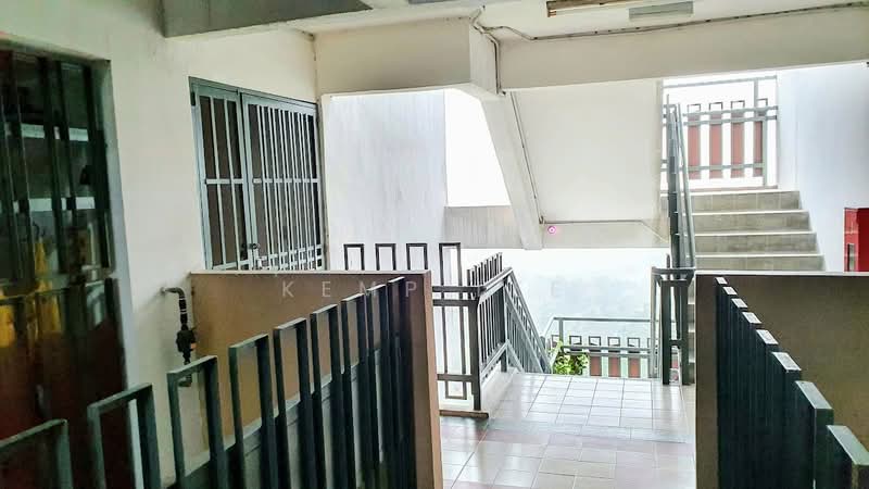 Kondominium untuk Dijual di Perdana Exclusive - Kemp Lee - Corridor - PropertyGuru.com.my