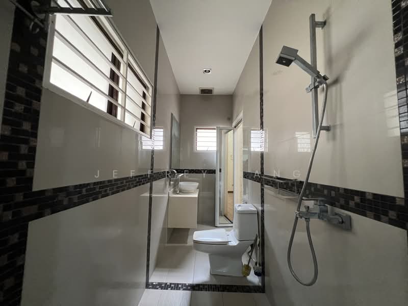 Semi-Detached House for Sale in Mahkota Cheras (Cheras) - Jeffrey Pang - Bathroom - PropertyGuru.com.my