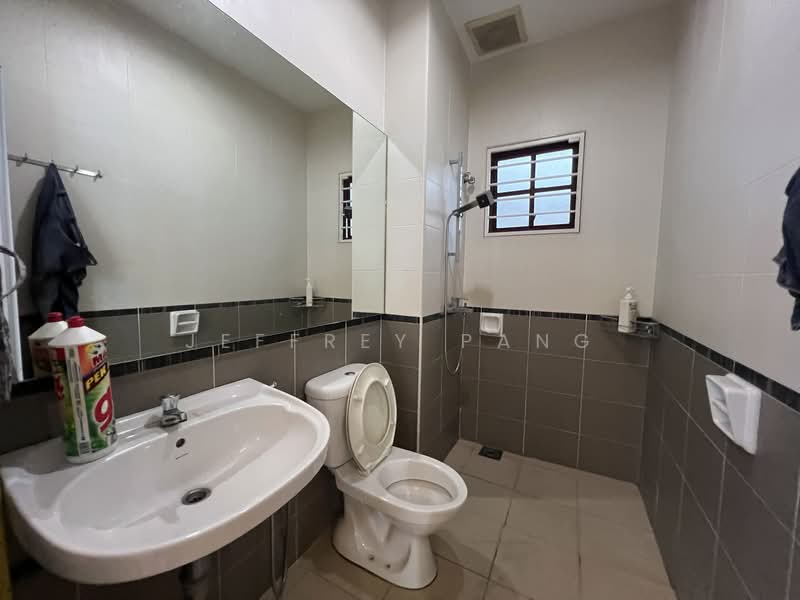 Semi-Detached House for Sale in Mahkota Cheras (Cheras) - Jeffrey Pang - Bathroom - PropertyGuru.com.my