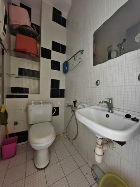 Servis Apartment untuk Dijual di The Sky Executive Suites - Ethan Gan - Bathroom - PropertyGuru.com.my
