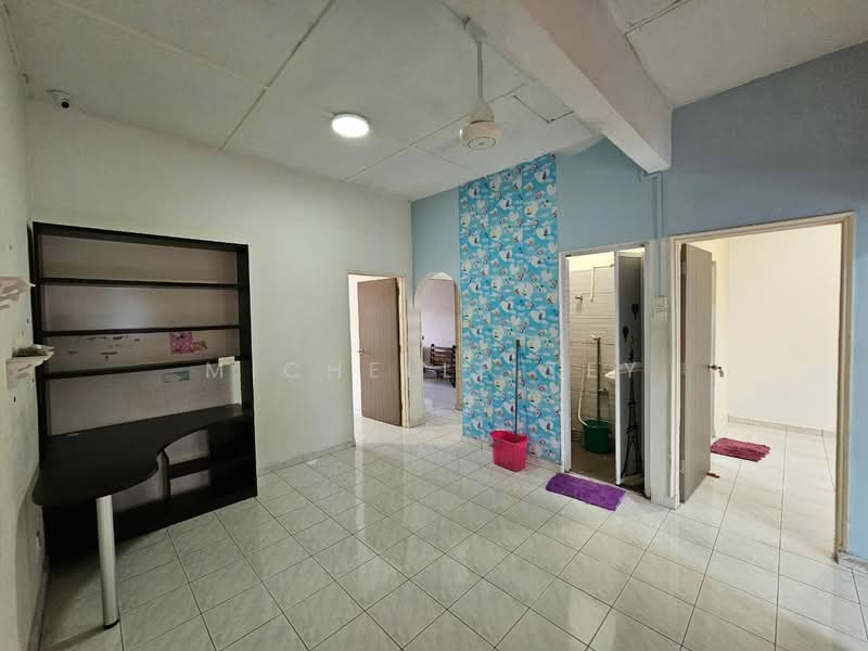 Rumah Teres 2 Tingkat untuk Dijual di Taman Johor Jaya (Johor Bahru) - Michelle Tey - Living Room - PropertyGuru.com.my