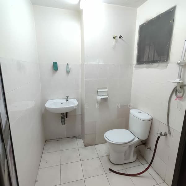 Rumah Berkembar untuk Dijual di Taman Suria Setapak (Setapak) - Amber Ng - Bathroom - PropertyGuru.com.my