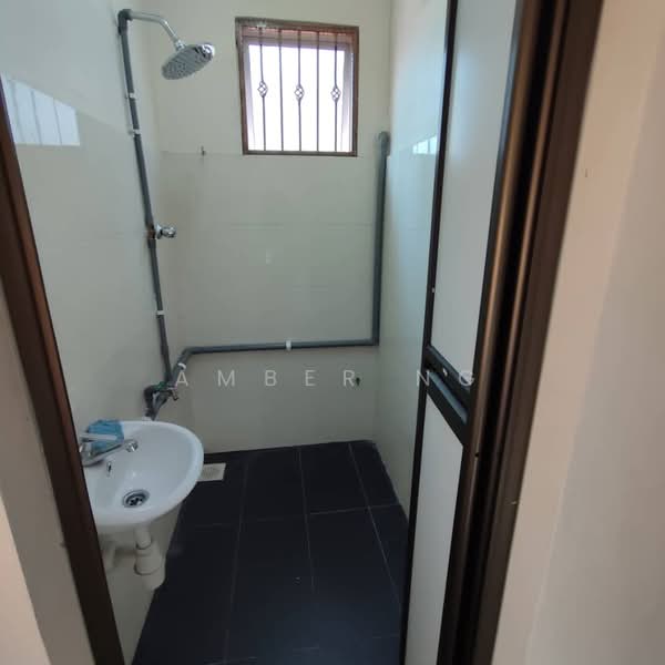 Rumah Berkembar untuk Dijual di Taman Suria Setapak (Setapak) - Amber Ng - Bathroom - PropertyGuru.com.my
