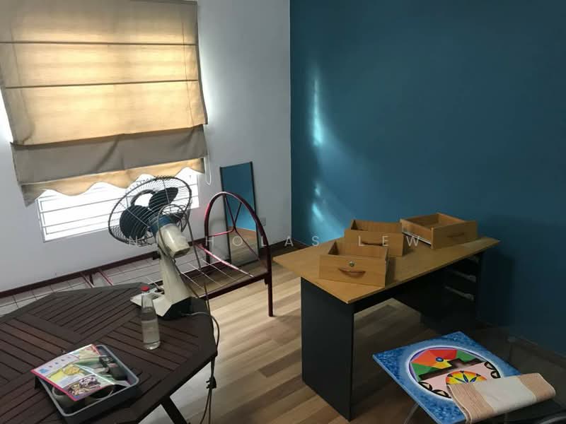 Townhouse for Sale in Seri Kembangan (Selangor) - Nicholas Lew - Study - PropertyGuru.com.my