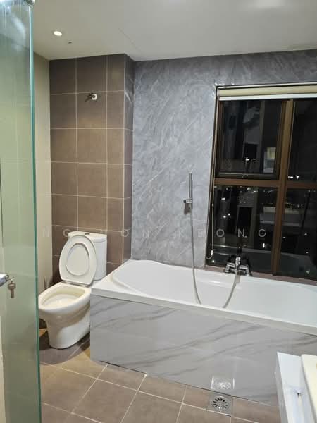 Kondominium untuk Dijual di Atmosfera Kondominium - Ng Hon Keong - Bathroom - PropertyGuru.com.my