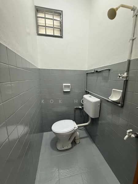 Rumah Teres 1 Tingkat untuk Dijual di Taman Molek (Johor Bahru) - Kok Hui - Bathroom - PropertyGuru.com.my