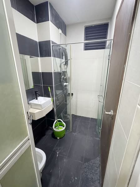 Servis Apartment untuk Disewa di D'Secret Garden (Pangsapuri Kempas Indah) - Bess Wong - Bathroom - PropertyGuru.com.my
