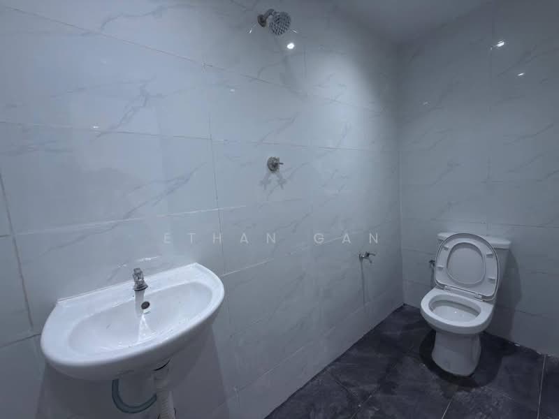 Terraced House for Sale in Bandar Baru Permas Jaya (Permas Jaya) - Ethan Gan - Bathroom - PropertyGuru.com.my