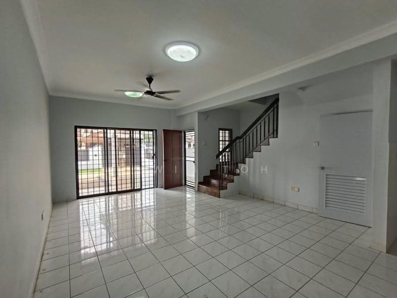 Rumah Teres 2-Tingkat untuk Dijual di Permas Jaya (Johor) - Edwin Toh - Living Room - PropertyGuru.com.my