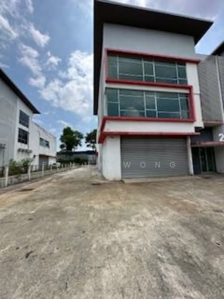 Semi-D Factory for Rent in Taman Perindustrian Balakong Jaya (Balakong) - Fanny Wong - Exterior - PropertyGuru.com.my