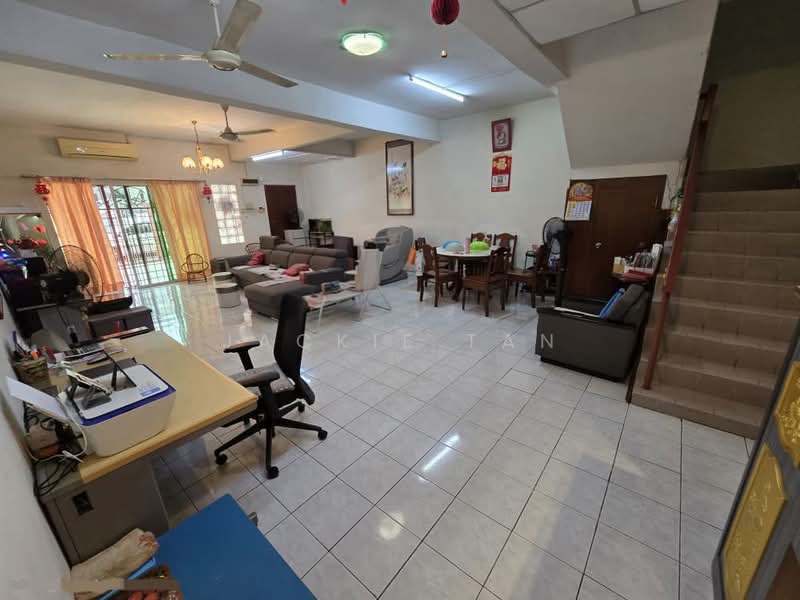 Rumah Teres 2 Tingkat untuk Dijual di Kepong (Kuala Lumpur) - Jackie Tan - Living Room - PropertyGuru.com.my