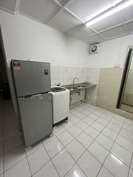 Apartment for Rent at Larkin Utama (Menara Metro Larkin) - Edmund Ling - Kitchen - PropertyGuru.com.my