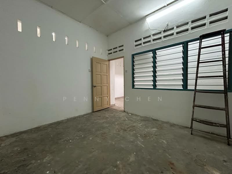 1-storey Terraced House for Sale in Gunung Rapat (Ipoh) - PENNY CHEN - Bedroom - PropertyGuru.com.my