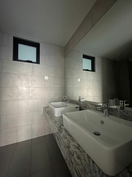 Kondominium untuk Dijual di South Brooks - Echo Ng - Bathroom - PropertyGuru.com.my