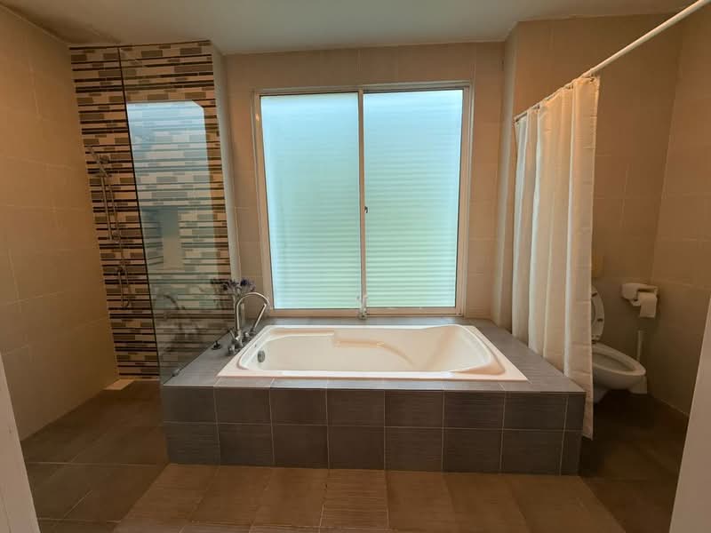 Semi-Detached House for Rent in East Ledang (Iskandar Puteri (Nusajaya)) - Li Wei - Bathroom - PropertyGuru.com.my