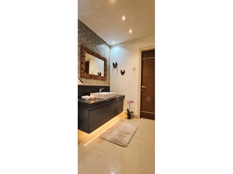 Semi-Detached House for Sale in Taman Overseas Union (Taman Oug) (Jalan Klang Lama (Old Klang Road)) - Alice Ng - Bathroom - PropertyGuru.com.my