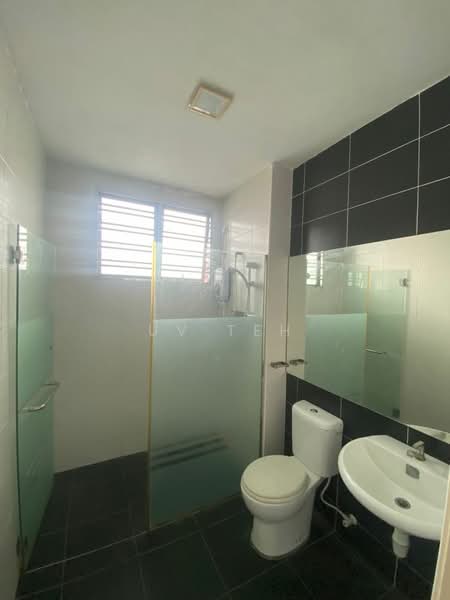 2-storey Terraced House for Rent in Johor Bahru (Johor) - UV Teh - Bathroom - PropertyGuru.com.my