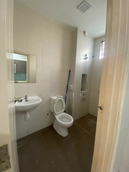 2-storey Terraced House for Rent in Johor Bahru (Johor) - UV Teh - Bathroom - PropertyGuru.com.my