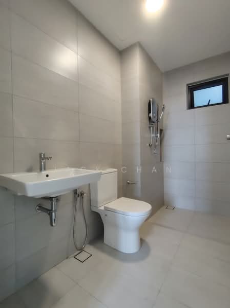 Servis Apartment untuk Dijual di Residensi Ava @ Kiara Bay - Jack Chan - Bathroom - PropertyGuru.com.my