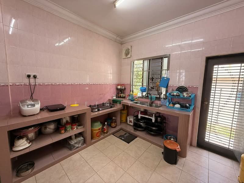 2-storey Terraced House for Sale in Bukit Indah (Iskandar Puteri (Nusajaya)) - Jeffrey Lim - Kitchen - PropertyGuru.com.my