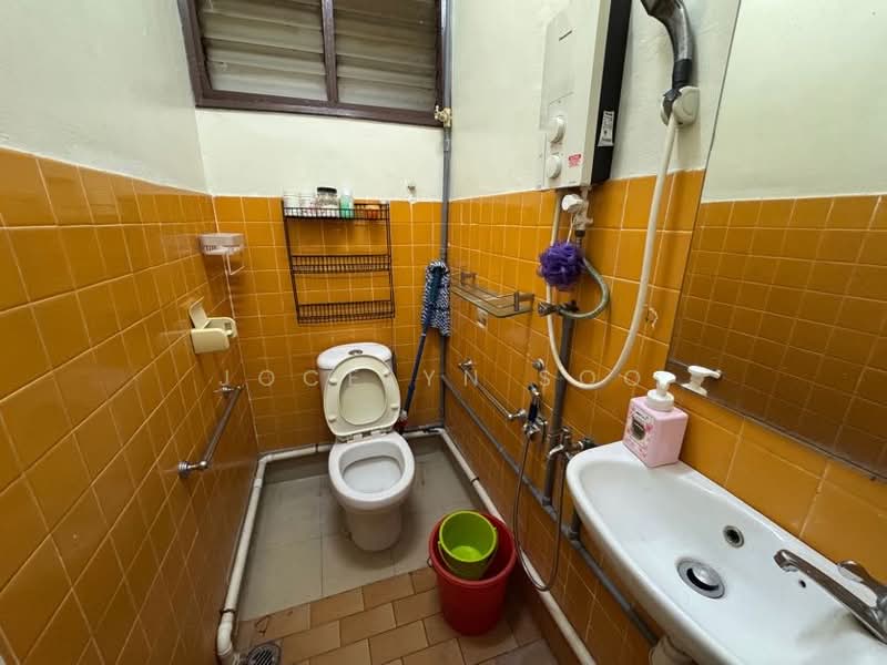 Rumah Teres 2 Tingkat untuk Dijual di Taman Overseas Union (Taman Oug) (Jalan Klang Lama (Old Klang Road)) - Jocelyn Soo - Bathroom - PropertyGuru.com.my